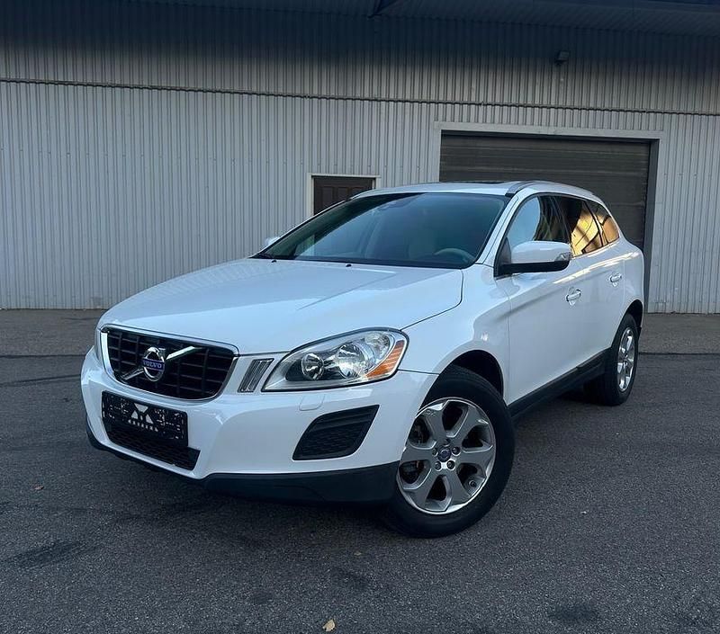Weiß Gebraucht 2013 Volvo XC60 Ocean Race SUV | 8.500 € (Fairer Preis) - Bild 1/4