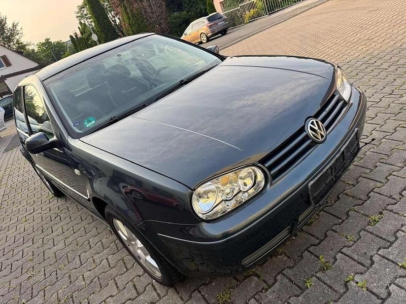 Blau Gebraucht 2003 VW Golf IV Trendline Limousine | 3.190 € (Etwas zu teuer) - Bild 1/4