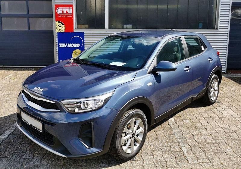 Blau Gebraucht 2023 Kia Stonic Edition 7 SUV | 16.899 € (Guter Preis) - Bild 1/4