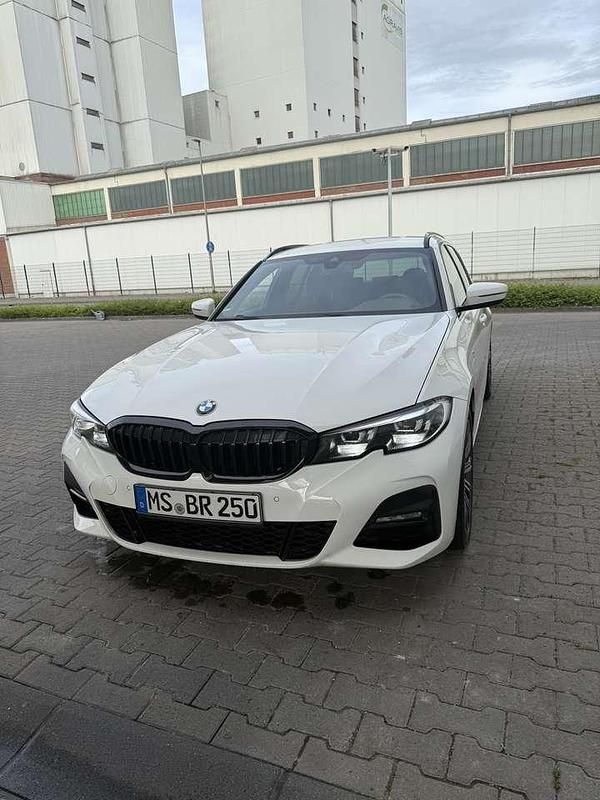 Gebraucht BMW 330e M Sport 292 PS (214 kW) 2020 Weiß Kombi