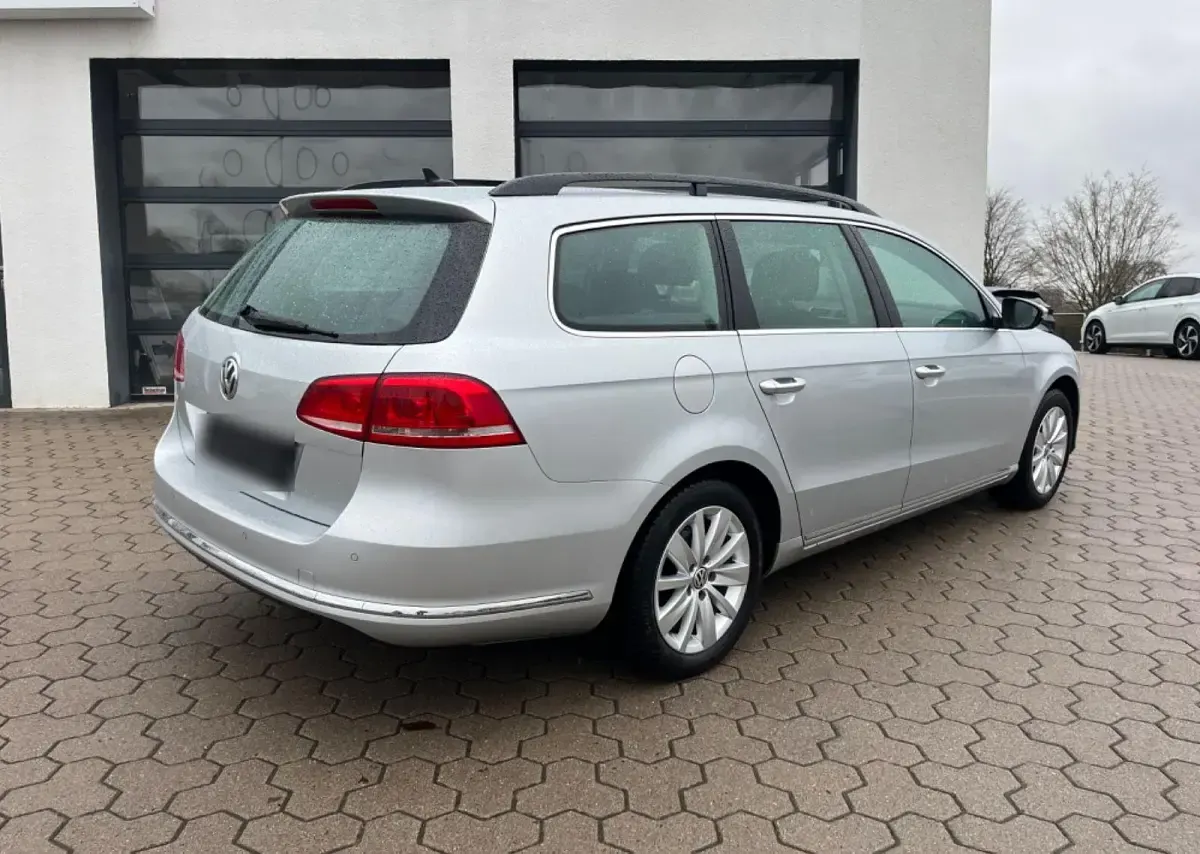 Gebraucht VW Passat 140 PS (102 kW) 2012 Silber Kombi