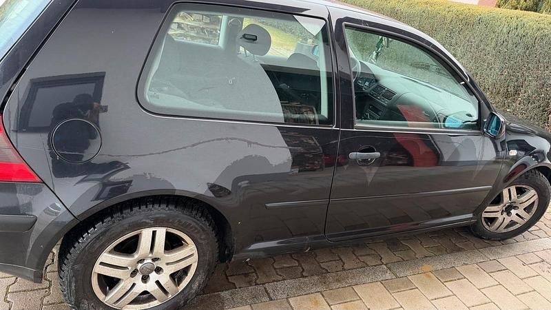 Gebraucht VW Golf IV 75 PS (55 kW) 2003 Schwarz Kleinwagen
