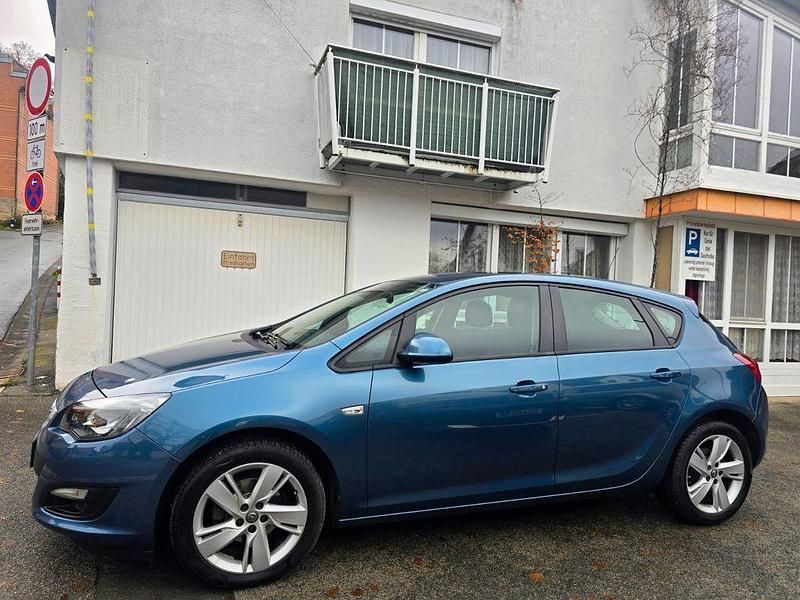 Gebraucht Opel Astra Style 120 PS (88 kW) 2015 Deep sky Limousine