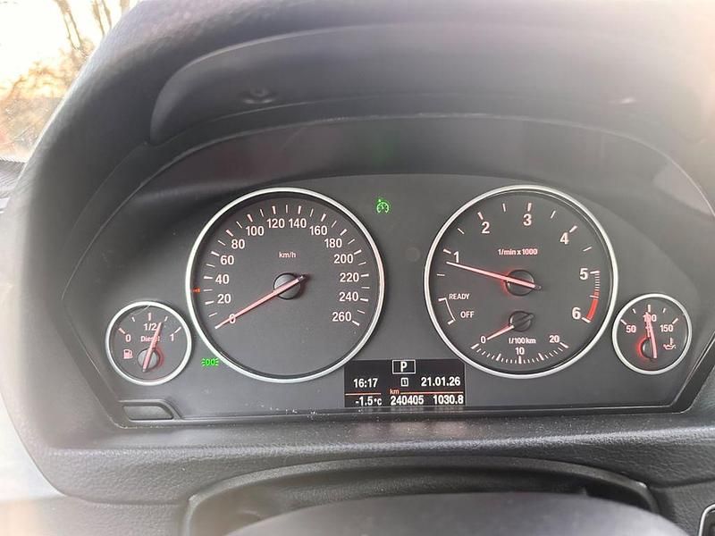 Gebraucht BMW 320 184 PS (135 kW) 2012 Weiß Limousine