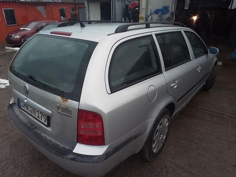 Gebraucht Skoda Octavia 102 PS (75 kW) 2003 Silber Limousine