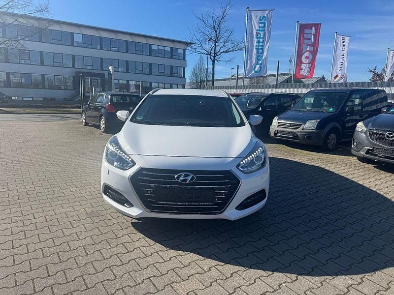 Gebraucht Hyundai i40 141 PS (103 kW) 2017 Weiß Kombi