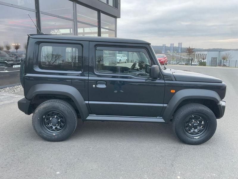 Gebraucht Suzuki Jimny Comfort+ 102 PS (75 kW) 2021 Schwarz SUV