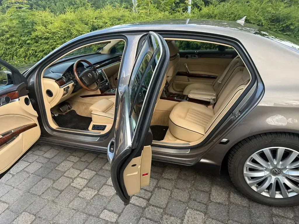 Gebraucht VW Phaeton 280 PS (205 kW) 2010 Braun Limousine