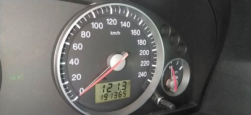 Gebraucht Ford Mondeo Titanium 110 PS (80 kW) 2006 Silber Limousine