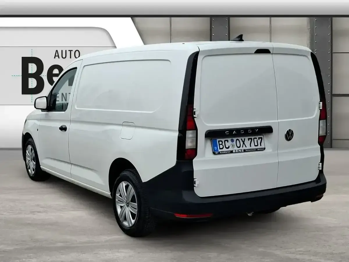Używany VW Caddy 116 KM (85 kW) 2024 Biały Minivan