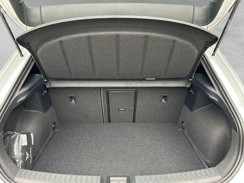 Neu Cupra Leon 150 PS (110 kW) 2025 Weiss Limousine