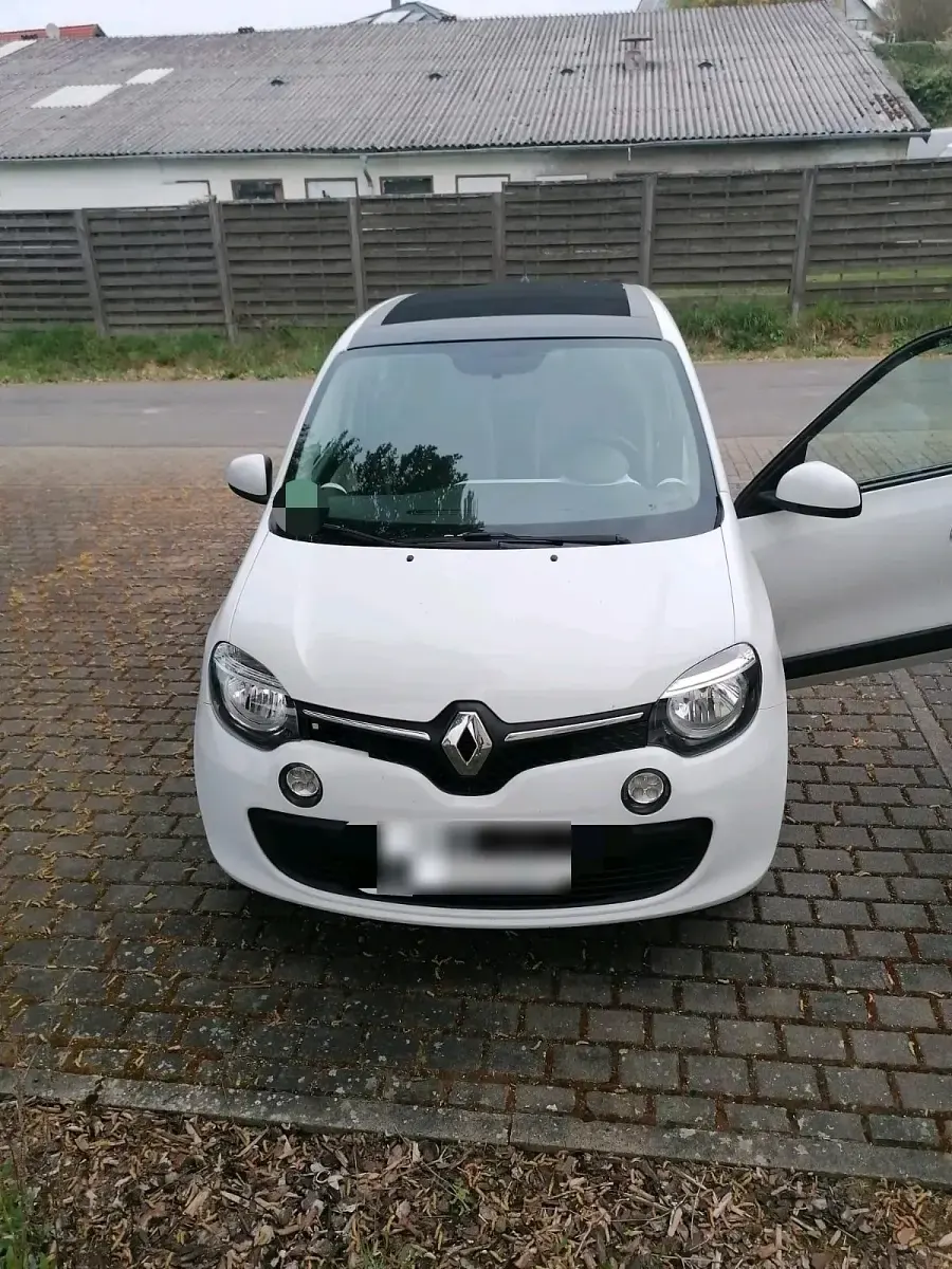 Second-hand Renault Twingo 90 CP (66 kW) 2015 Alb Hatchback