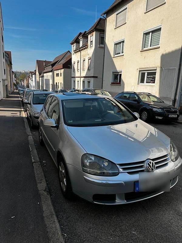 Silber Gebraucht 2004 VW Golf V Limousine | 1.300 € (Guter Preis) - Bild 1/4