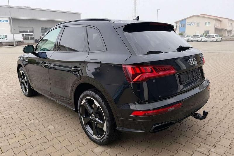Gebraucht Audi Q5 Sport 252 PS (185 kW) 2021 Mythosschwarz SUV