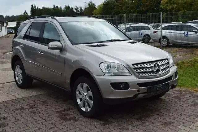 Używany Mercedes ML320 224 KM (164 kW) 2007 SUV
