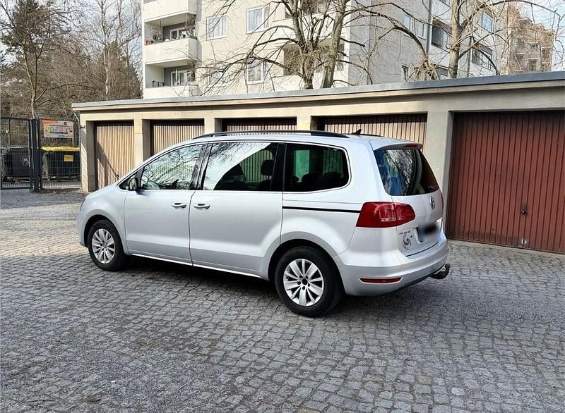 Gebraucht VW Sharan 140 PS (102 kW) 2012 Silber Van / Kleinbus