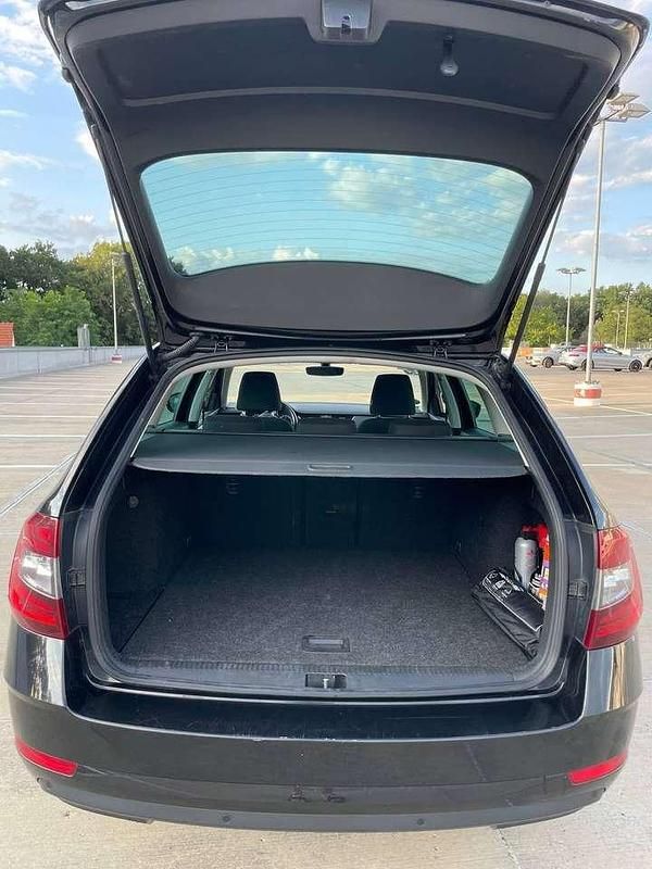 Gebraucht Skoda Octavia Ambition 150 PS (110 kW) 2018 Schwarz Kombi