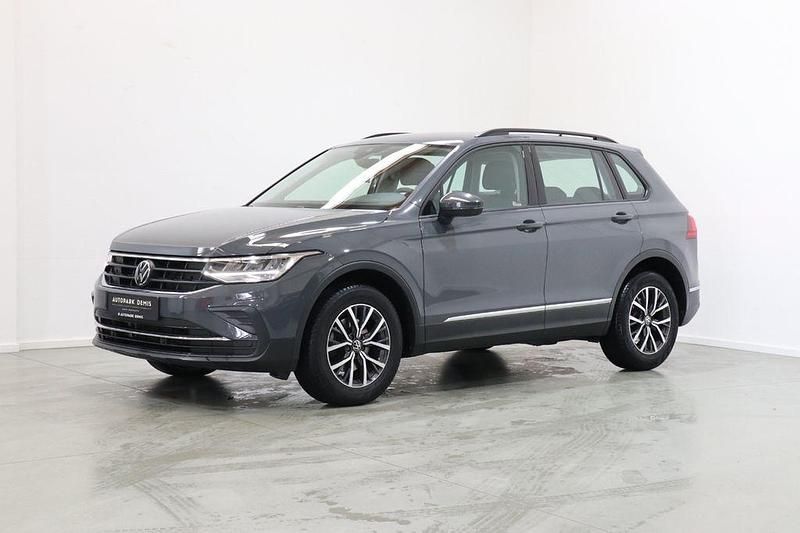 Second-hand VW Tiguan Life 150 CP (110 kW) 2023 Gri SUV