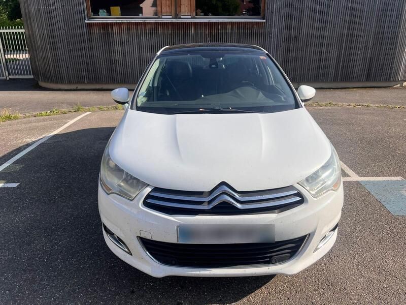 Weiß Gebraucht 2011 Citroën C4 Limousine | 3.000 € - Bild 1/4