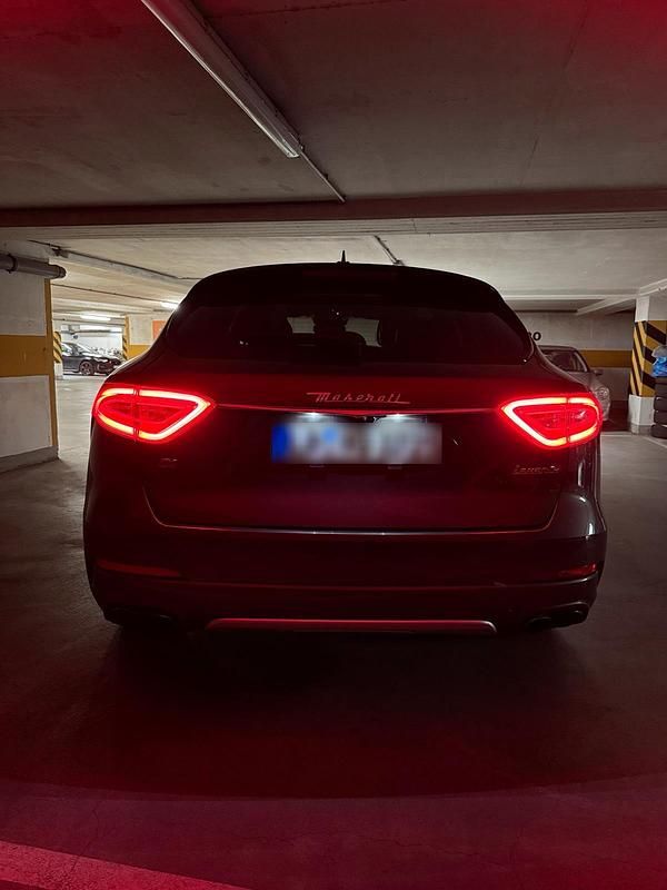 Gebraucht Maserati Levante 275 PS (202 kW) 2019 Grau SUV