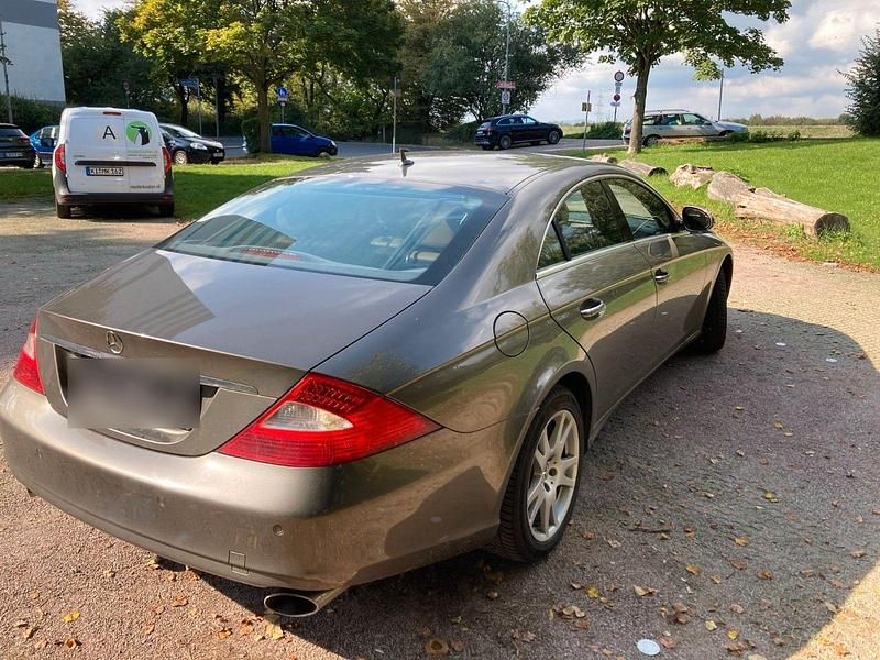 Beige Gebraucht 2007 Mercedes CLS320 Coupé | 8.700 € (Etwas zu teuer) - Bild 1/4