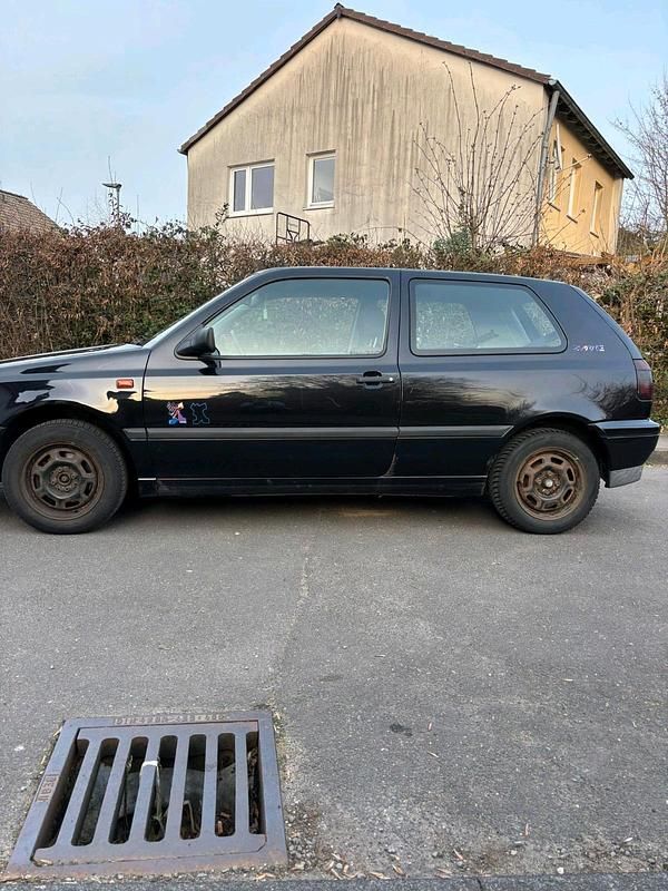 Gebraucht VW Golf III 90 PS (66 kW) 1997 Schwarz Kleinwagen