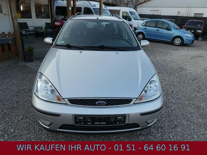 Gebraucht Ford Focus Ghia 116 PS (85 kW) 2002 Silber Kombi