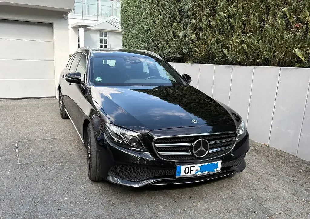 Gebraucht Mercedes E300 306 PS (225 kW) 2019 Schwarz Limousine
