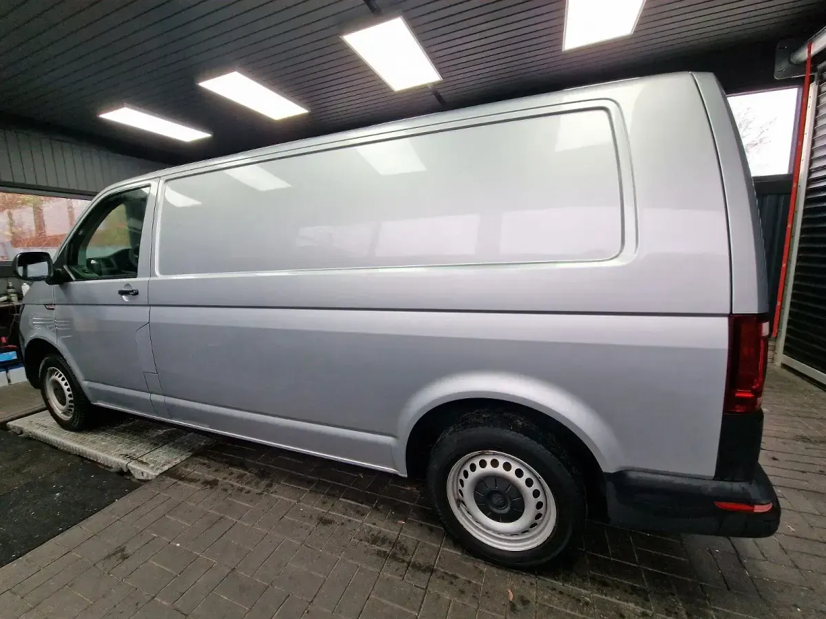 Gebraucht VW Transporter 102 PS (75 kW) 2020 Silber Van