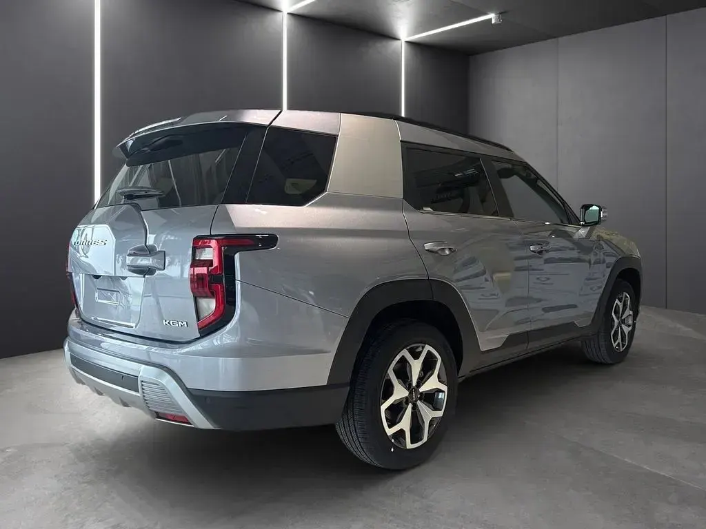 Neu KGM Torres 163 PS (119 kW) 2026 Silber SUV