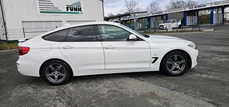 Gebraucht BMW 320 190 PS (139 kW) 2017 Weiß Limousine