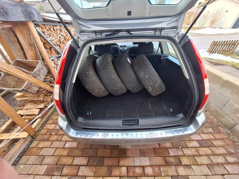 Gebraucht Ford Mondeo Trend 131 PS (96 kW) 2005 Silber Kombi