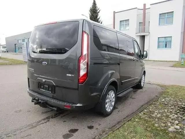 Gebraucht Ford Tourneo Custom Titanium 150 PS (110 kW) 2023 Grau Van