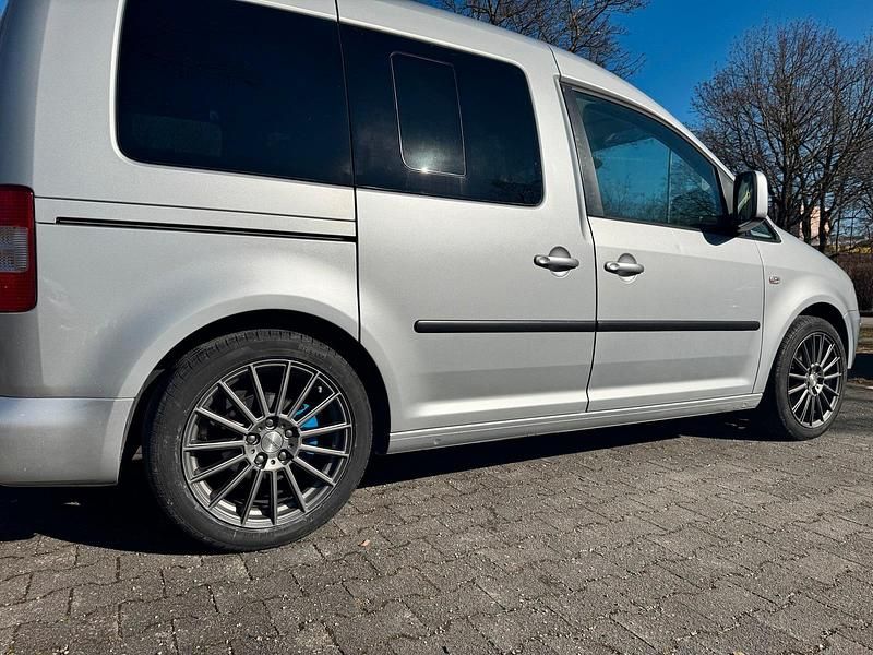 Gebraucht VW Caddy 105 PS (77 kW) 2009 Silber Van / Kleinbus