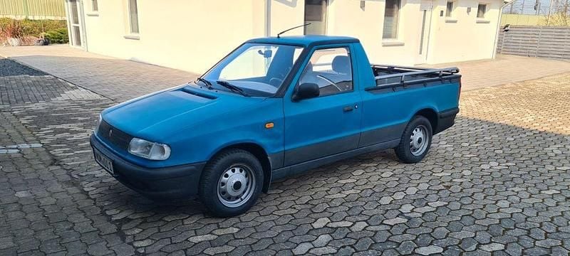 Gebraucht Skoda Pick-up 68 PS (50 kW) 2000 Blau Pickup