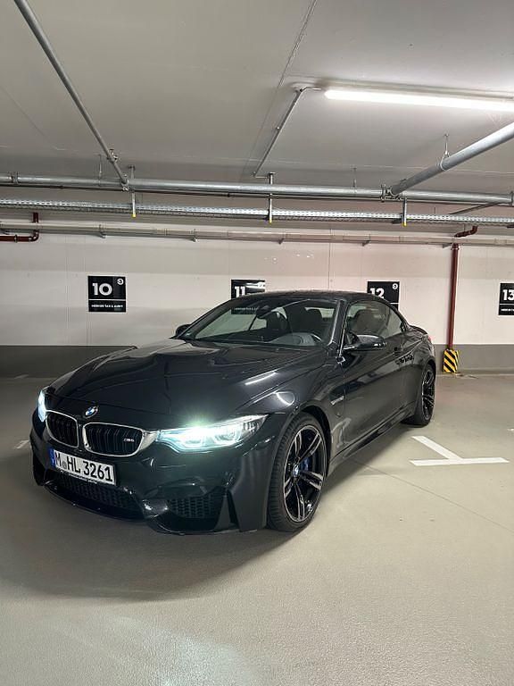 Schwarz Gebraucht 2017 BMW M4 Cabriolet Performance Cabrio | 46.000 € (Fairer Preis) - Bild 1/4