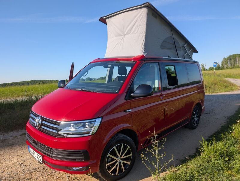 Rot Gebraucht 2017 VW T6 Beach Van | 43.400 € - Bild 1/4