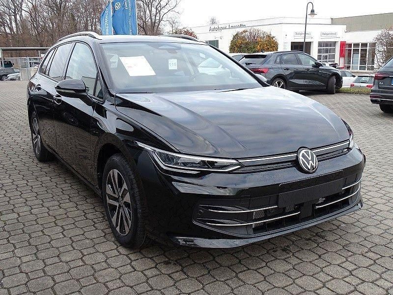 Neu VW Golf VIII 150 PS (110 kW) 2026 Schwarz Kombi