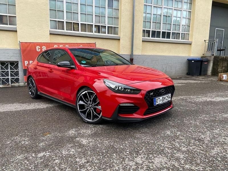 Rot Gebraucht 2020 Hyundai i30 N Performance Limousine | 21.200 € (Guter Preis) - Bild 1/4