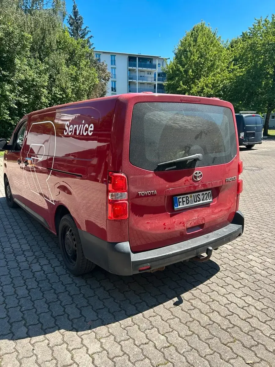 Gebraucht Toyota Proace 177 PS (130 kW) 2017 Rot Van / Kleinbus