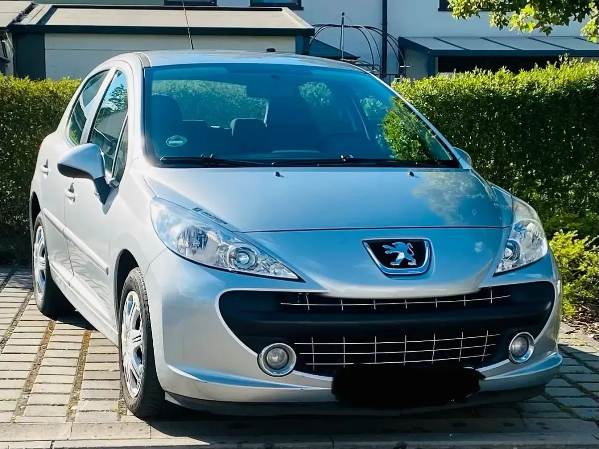 Gebraucht Peugeot 207 120 PS (88 kW) 2007 Silber Kleinwagen