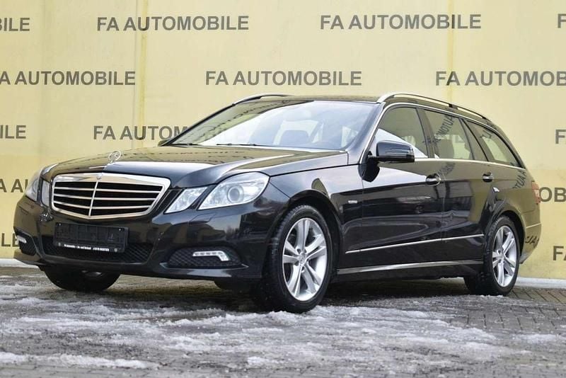 Gebraucht Mercedes E200 136 PS (100 kW) 2010 Schwarz Kombi