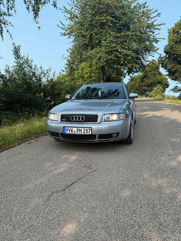Grau Gebraucht 2003 Audi A4 Limousine | 2.500 € (Guter Preis) - Bild 1/4
