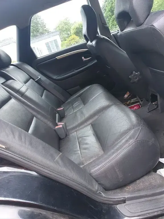 Gebraucht Volvo V40 116 PS (85 kW) 2001 Schwarz Kombi