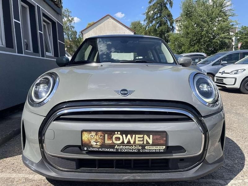 Gebraucht Mini ONE Essential 102 PS (75 kW) 2021 Moonwalk grey (metallic) Kleinwagen