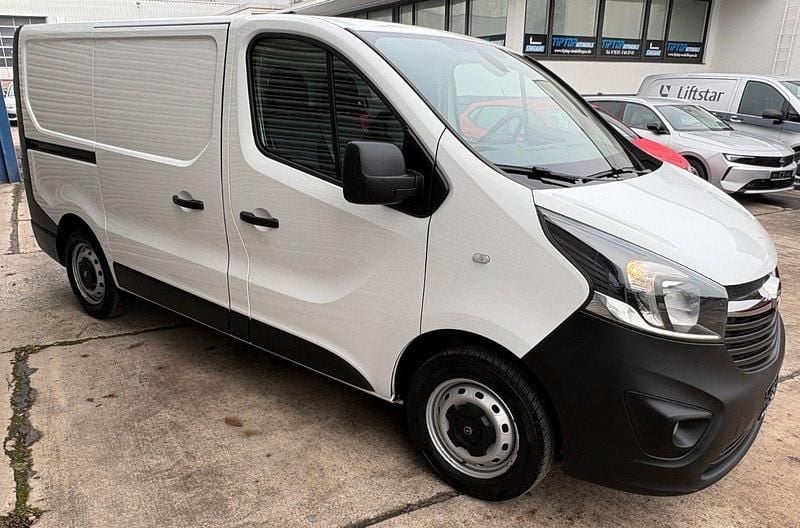 Gebraucht Opel Vivaro 120 PS (88 kW) 2018 Weiß Van / Kleinbus
