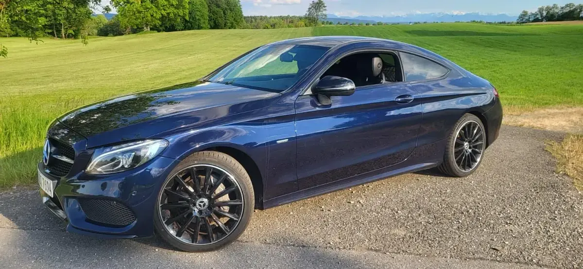 Gebraucht Mercedes C220 AMG 170 PS (125 kW) 2018 Blau Coupé
