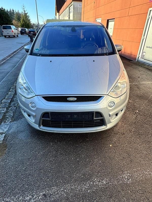 Gebraucht Ford S-MAX S 175 PS (128 kW) 2010 Silber Van / Kleinbus