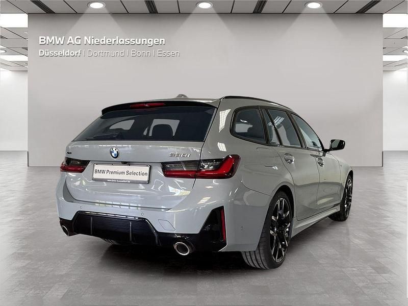 Gebraucht BMW 330 M Sport 258 PS (189 kW) 2025 Grau Kombi