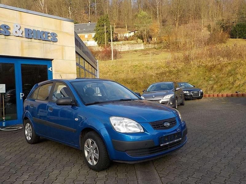 Gebraucht Kia Rio Attract 97 PS (71 kW) 2009 Saphirblau met. Kleinwagen